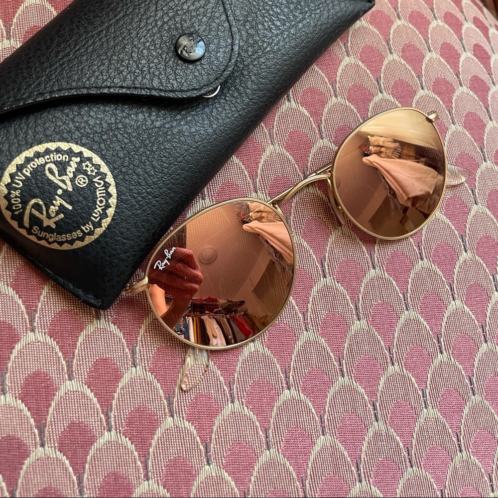 Pink Ray-Ban shades